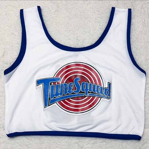 lola tune squad crop top